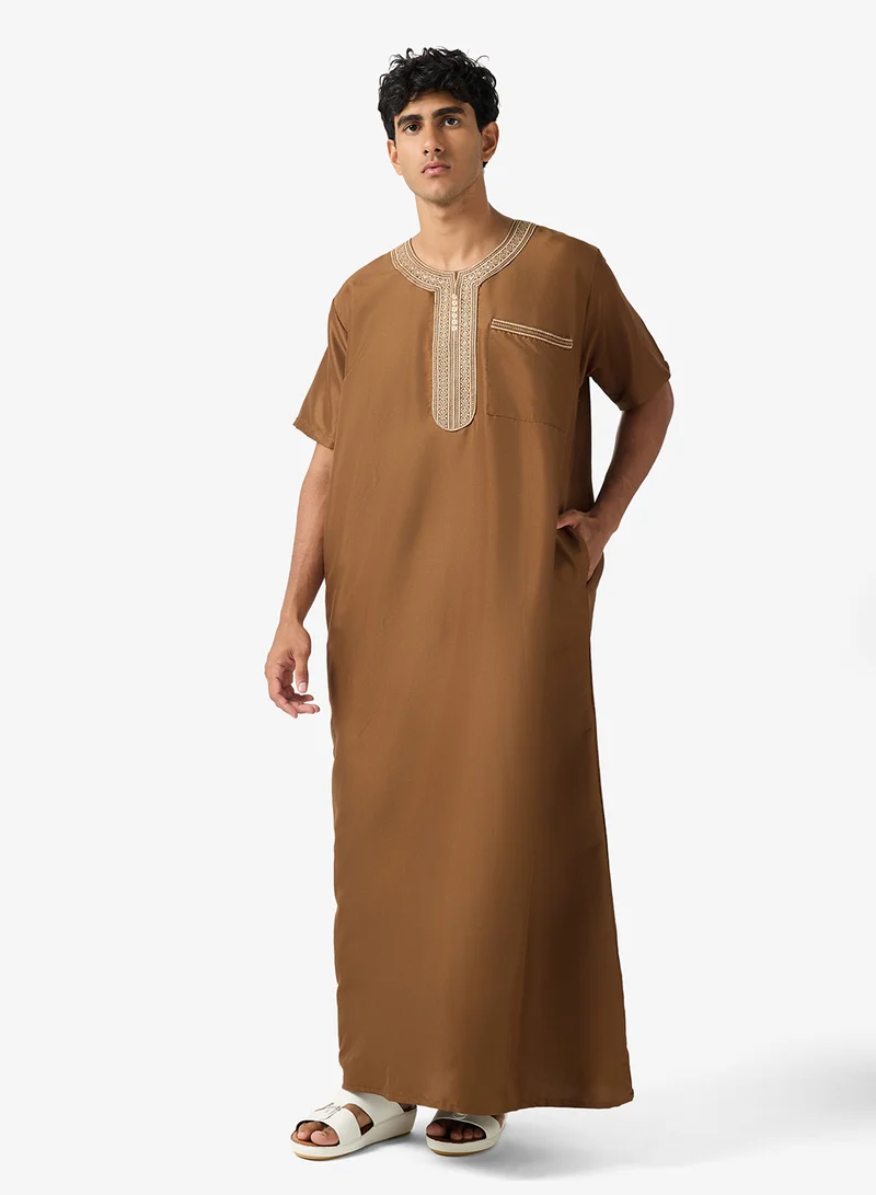 Robert Wood Round Neck Classic Thobe